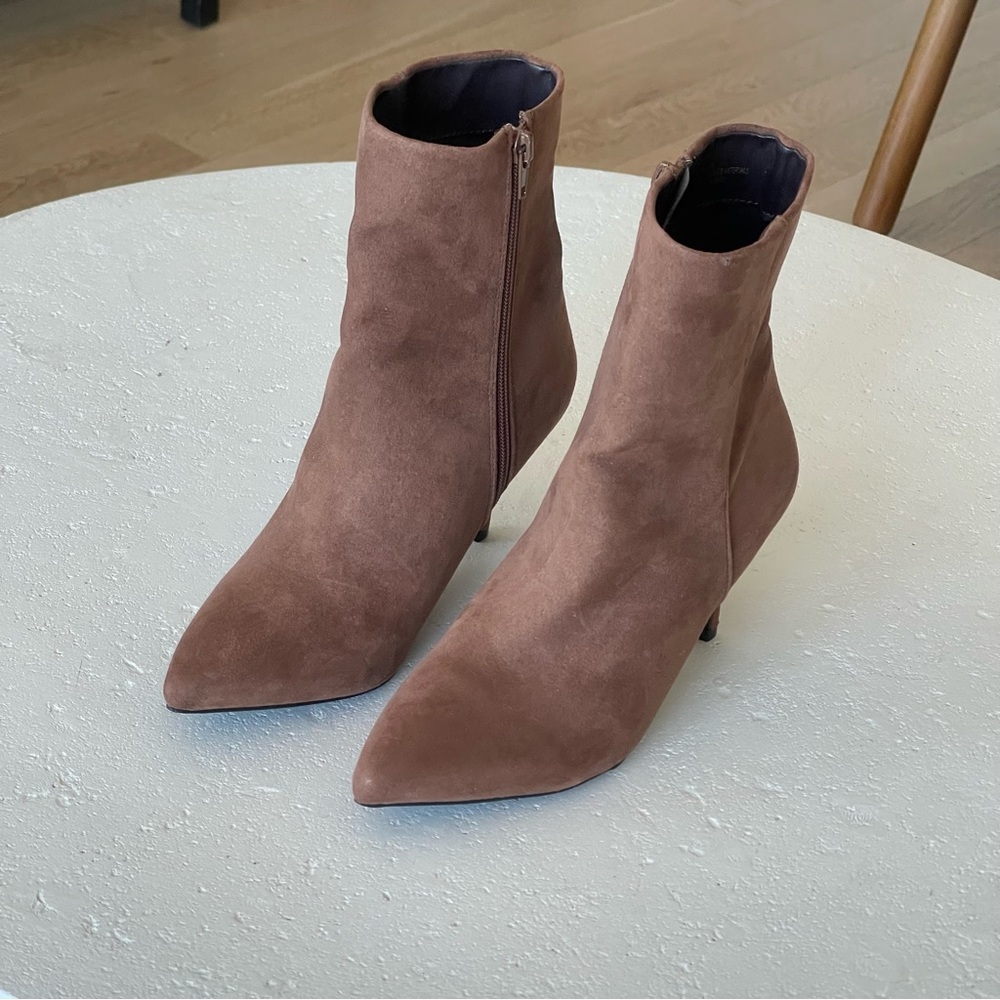 NEW Brown Suede Pointed Toe Heeled Boots Women’s 7.5